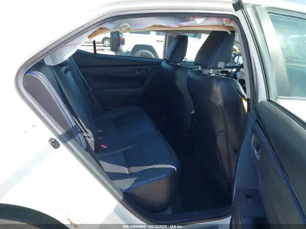 5YFBURHE3JP780228 2018 TOYOTA COROLLA - Image 8