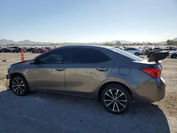 5YFBURHE3JP783677 2018 TOYOTA COROLLA - Image 2