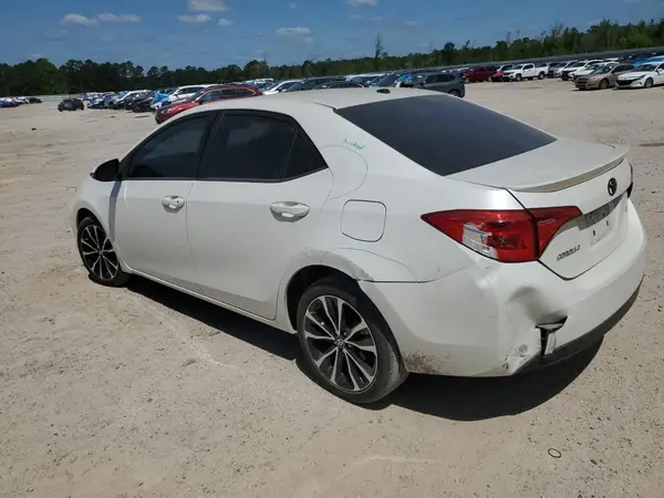 5YFBURHE3JP784232 2018 TOYOTA COROLLA - Image 2