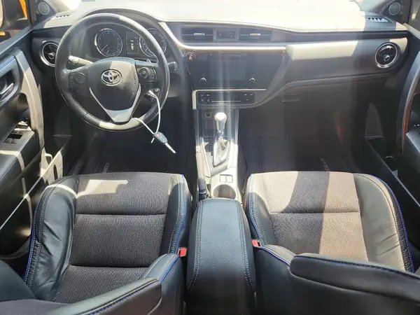 5YFBURHE3JP785381 2018 TOYOTA COROLLA - Image 8