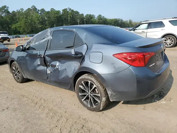 5YFBURHE3JP785557 2018 TOYOTA COROLLA - Image 2