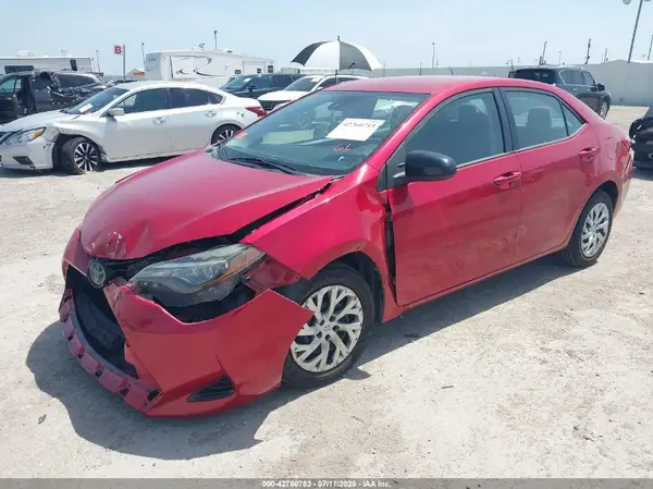 5YFBURHE3JP786837 2018 TOYOTA COROLLA - Image 2