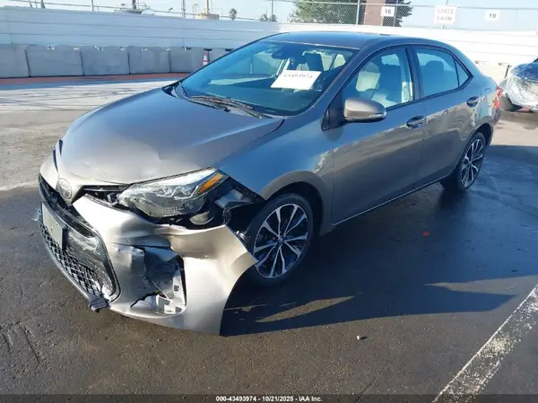 5YFBURHE3JP786899 2018 TOYOTA COROLLA - Image 2