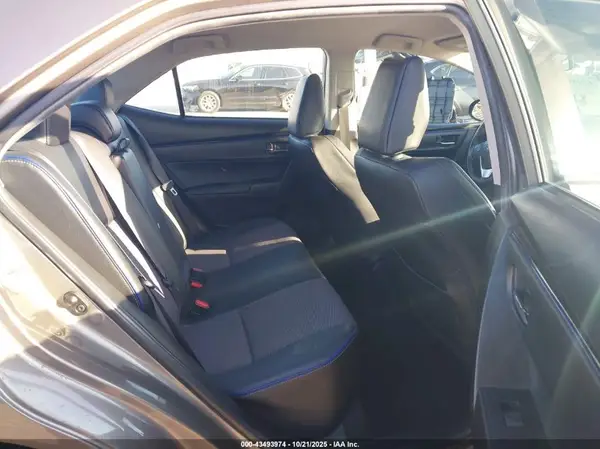 5YFBURHE3JP786899 2018 TOYOTA COROLLA - Image 8