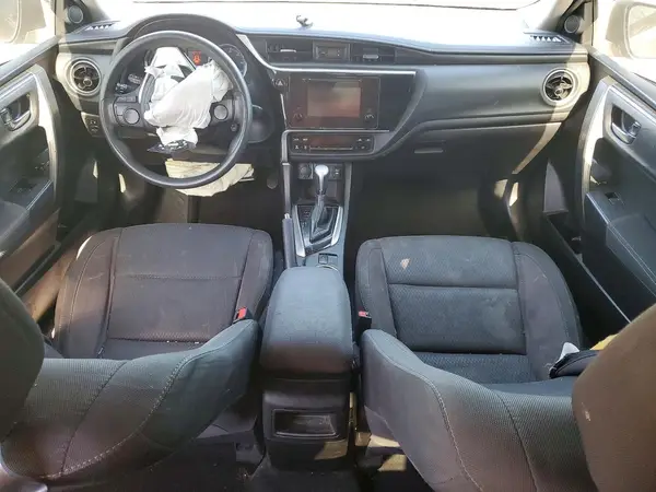 5YFBURHE3JP786918 2018 TOYOTA COROLLA - Image 8