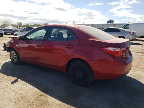 5YFBURHE3JP787843 2018 TOYOTA COROLLA - Image 2