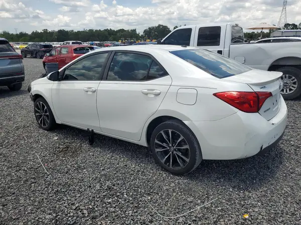 5YFBURHE3JP789043 2018 TOYOTA COROLLA - Image 2