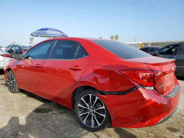 5YFBURHE3JP789656 2018 TOYOTA COROLLA - Image 2
