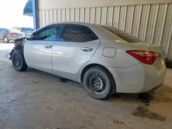 5YFBURHE3JP790161 2018 TOYOTA COROLLA - Image 2