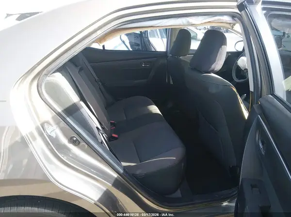 5YFBURHE3JP791164 2018 TOYOTA COROLLA - Image 8
