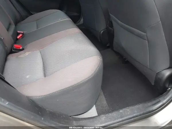 5YFBURHE3JP792041 2018 TOYOTA COROLLA - Image 8