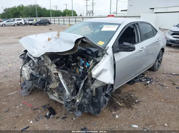 5YFBURHE3JP792069 2018 TOYOTA COROLLA - Image 2
