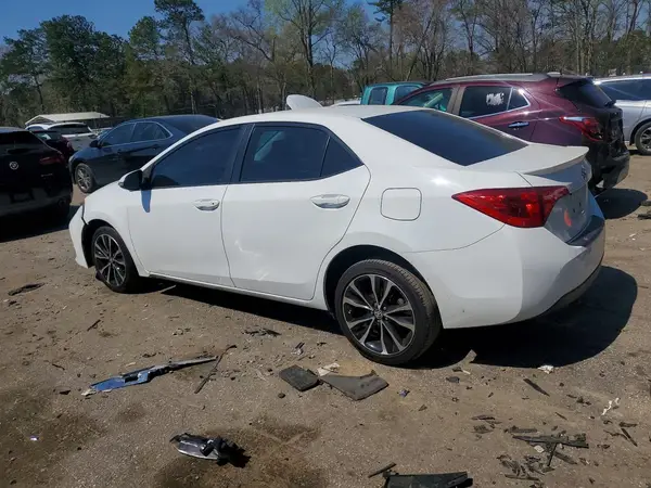 5YFBURHE3JP794601 2018 TOYOTA COROLLA - Image 2