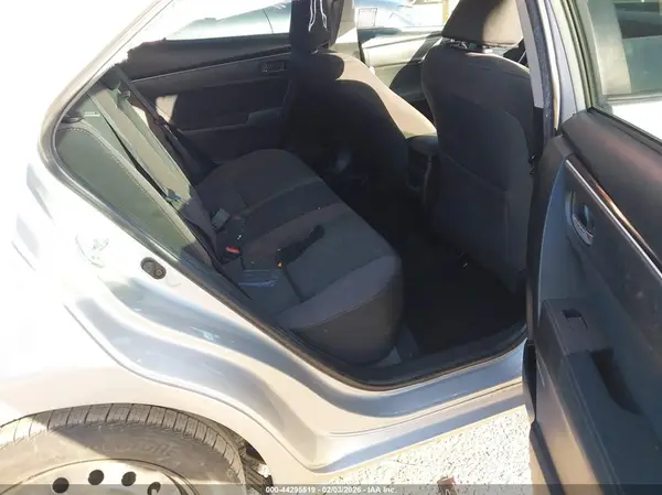 5YFBURHE3JP797840 2018 TOYOTA COROLLA - Image 8