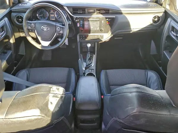 5YFBURHE3JP798437 2018 TOYOTA COROLLA - Image 8