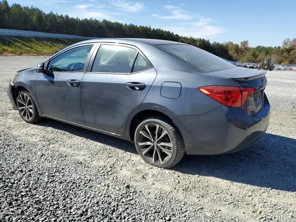 5YFBURHE3JP798440 2018 TOYOTA COROLLA - Image 2