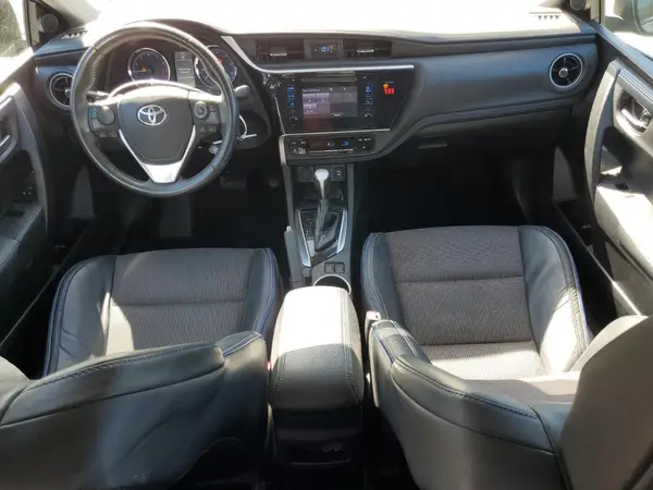 5YFBURHE3JP798440 2018 TOYOTA COROLLA - Image 8