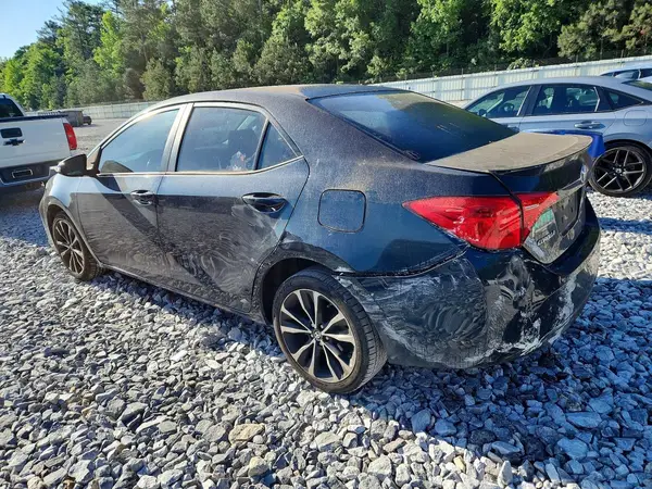 5YFBURHE3JP799099 2018 TOYOTA COROLLA - Image 2
