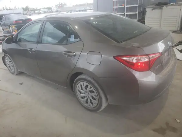 5YFBURHE3JP799152 2018 TOYOTA COROLLA - Image 2