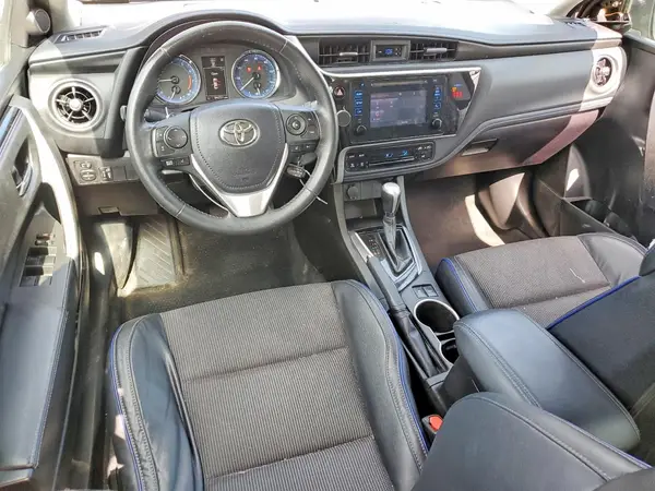 5YFBURHE3JP799975 2018 TOYOTA COROLLA - Image 8