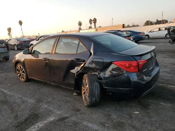 5YFBURHE3JP801224 2018 TOYOTA COROLLA - Image 2