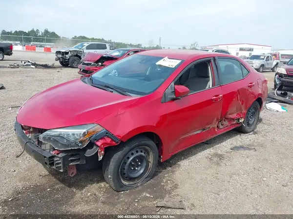 5YFBURHE3JP802924 2018 TOYOTA COROLLA - Image 2
