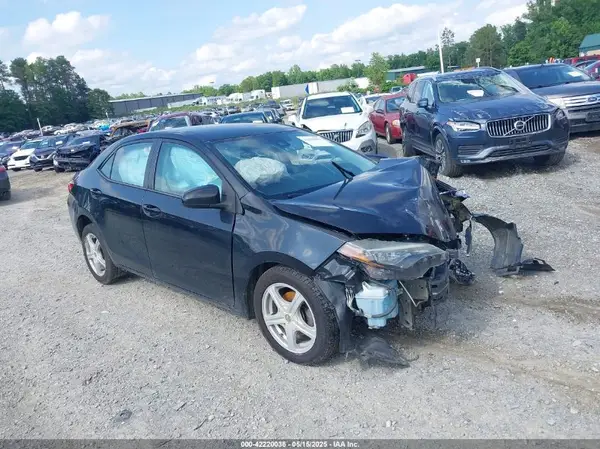 5YFBURHE3JP803202 2018 TOYOTA COROLLA - Image 1