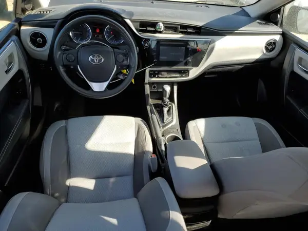 5YFBURHE3JP803586 2018 TOYOTA COROLLA - Image 8