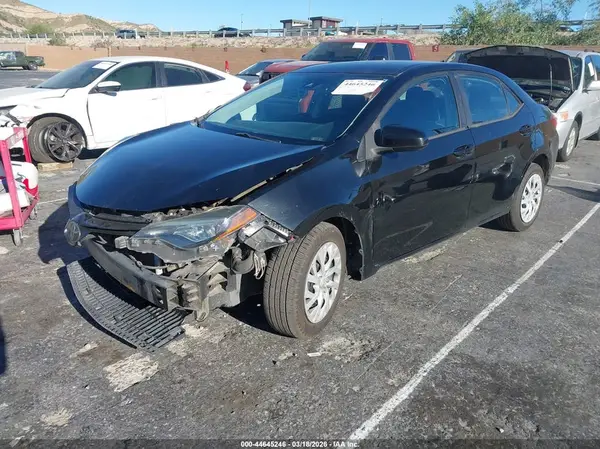 5YFBURHE3JP803622 2018 TOYOTA COROLLA - Image 2