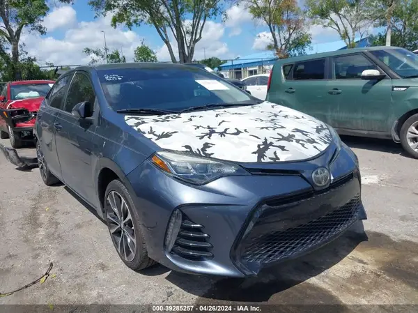 5YFBURHE3JP804821 2018 TOYOTA COROLLA - Image 1