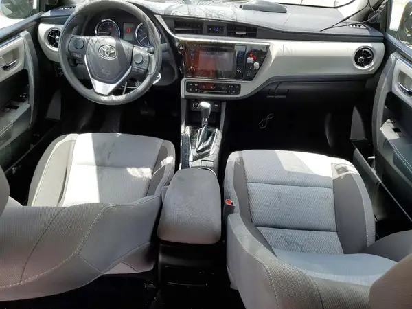5YFBURHE3JP810229 2018 TOYOTA COROLLA - Image 8