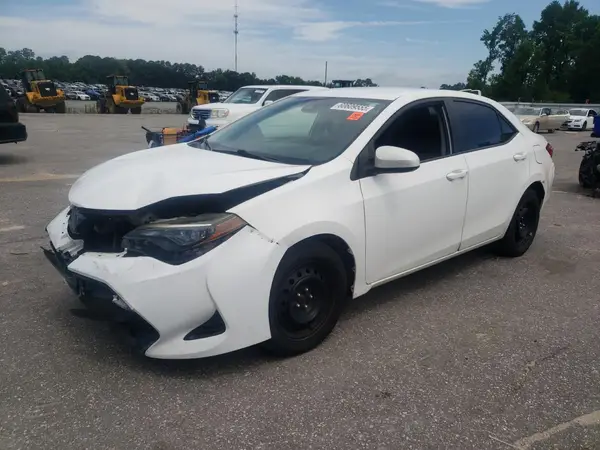 5YFBURHE3JP810893 2018 TOYOTA COROLLA - Image 1