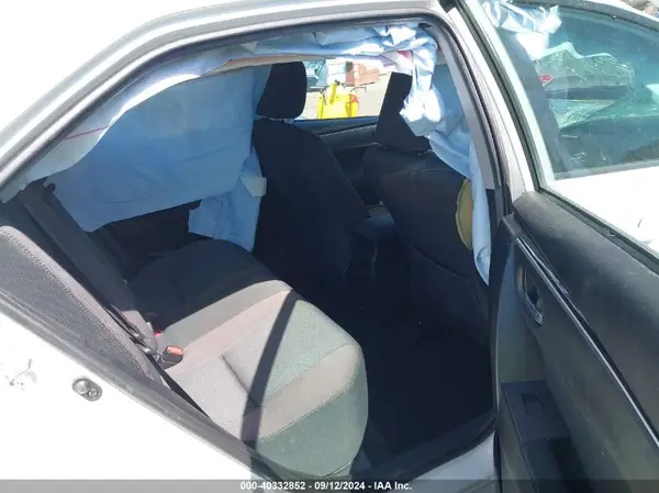 5YFBURHE3JP813051 2018 TOYOTA COROLLA - Image 8