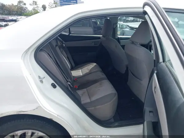 5YFBURHE3JP813325 2018 TOYOTA COROLLA - Image 8