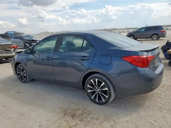 5YFBURHE3JP817195 2018 TOYOTA COROLLA - Image 2