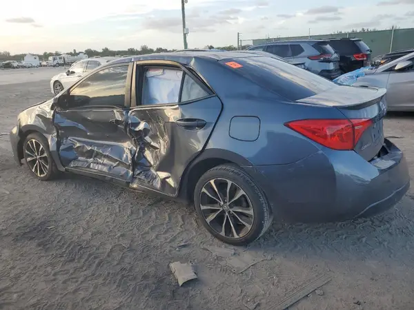 5YFBURHE3JP817827 2018 TOYOTA COROLLA - Image 2