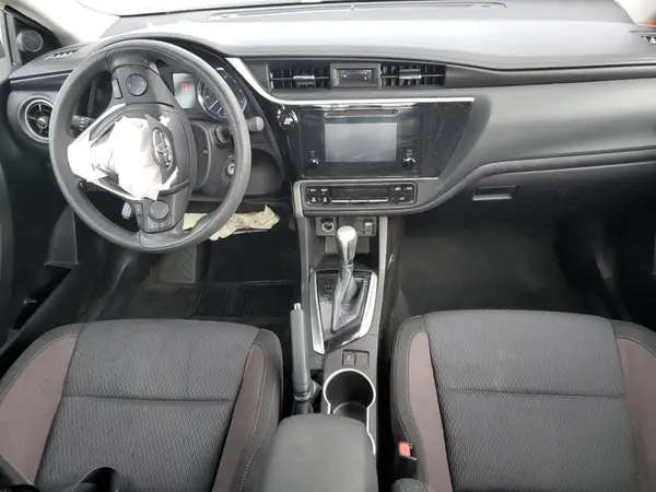 5YFBURHE3JP818220 2018 TOYOTA COROLLA - Image 8