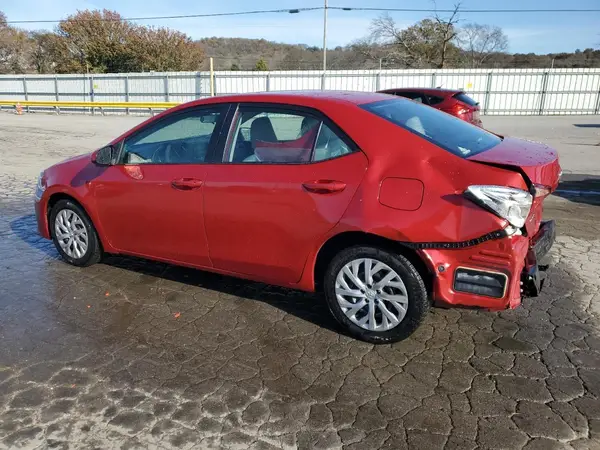 5YFBURHE3JP821408 2018 TOYOTA COROLLA - Image 2