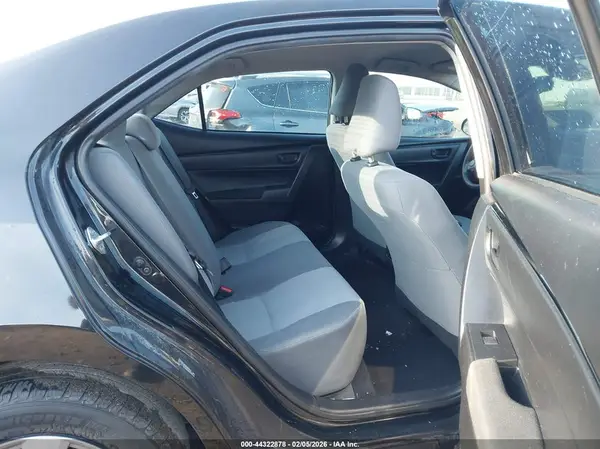 5YFBURHE3JP822736 2018 TOYOTA COROLLA - Image 8