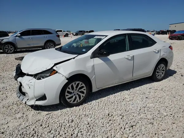 5YFBURHE3JP823269 2018 TOYOTA COROLLA - Image 1