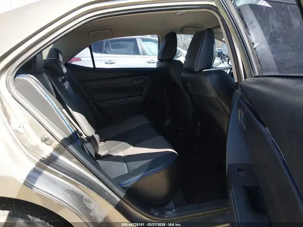 5YFBURHE3JP825796 2018 TOYOTA COROLLA - Image 8