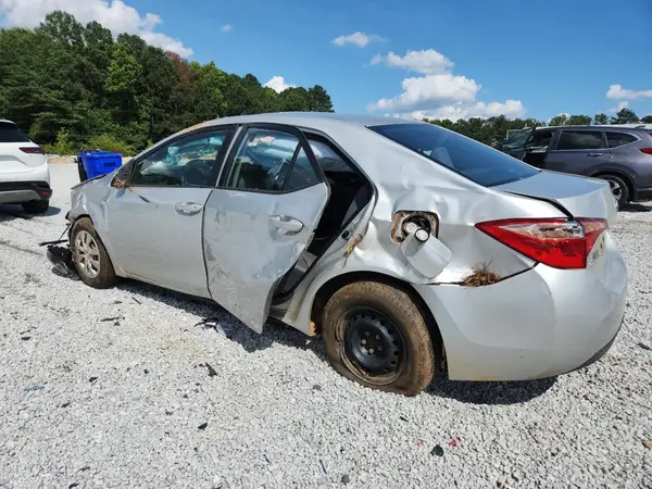 5YFBURHE3JP826656 2018 TOYOTA COROLLA - Image 2