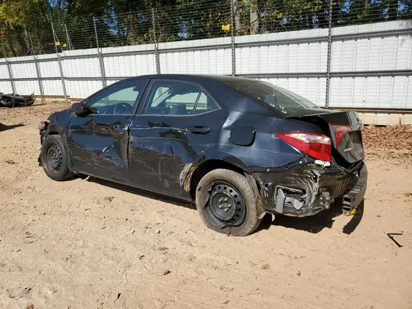 5YFBURHE3JP827225 2018 TOYOTA COROLLA - Image 2