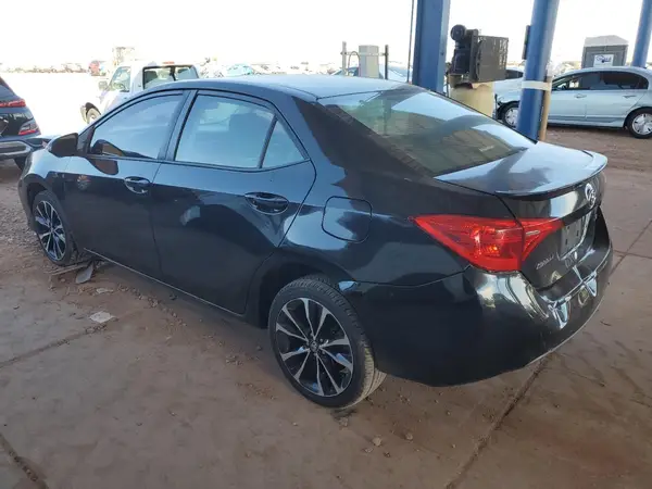 5YFBURHE3JP827547 2018 TOYOTA COROLLA - Image 2