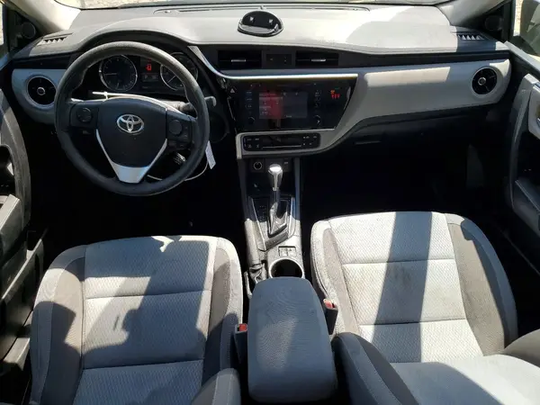 5YFBURHE3JP827922 2018 TOYOTA COROLLA - Image 8