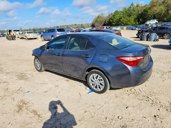 5YFBURHE3JP827998 2018 TOYOTA COROLLA - Image 2