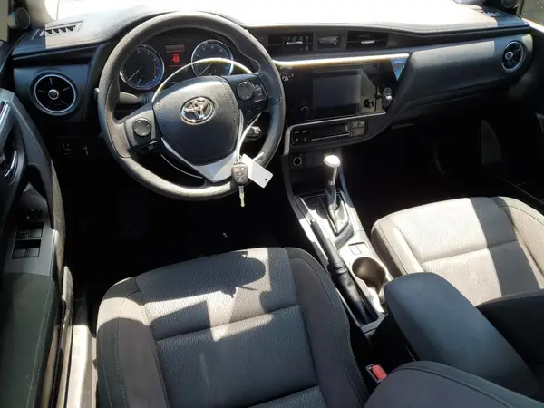5YFBURHE3JP828147 2018 TOYOTA COROLLA - Image 8