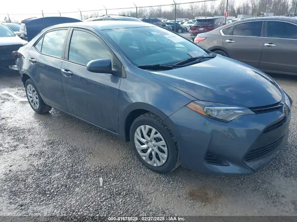 5YFBURHE3JP828648 2018 TOYOTA COROLLA - Image 1