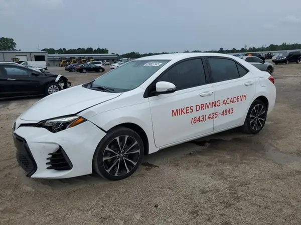 5YFBURHE3JP833851 2018 TOYOTA COROLLA - Image 1