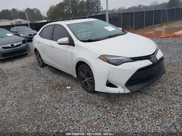 5YFBURHE3JP834062 2018 TOYOTA COROLLA - Image 1